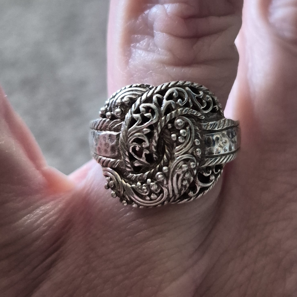 Elegant Silver Ring Size 9